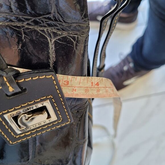 Dooney and Bourke Vintage Croc Embossed hand bag - Picture 11 of 12